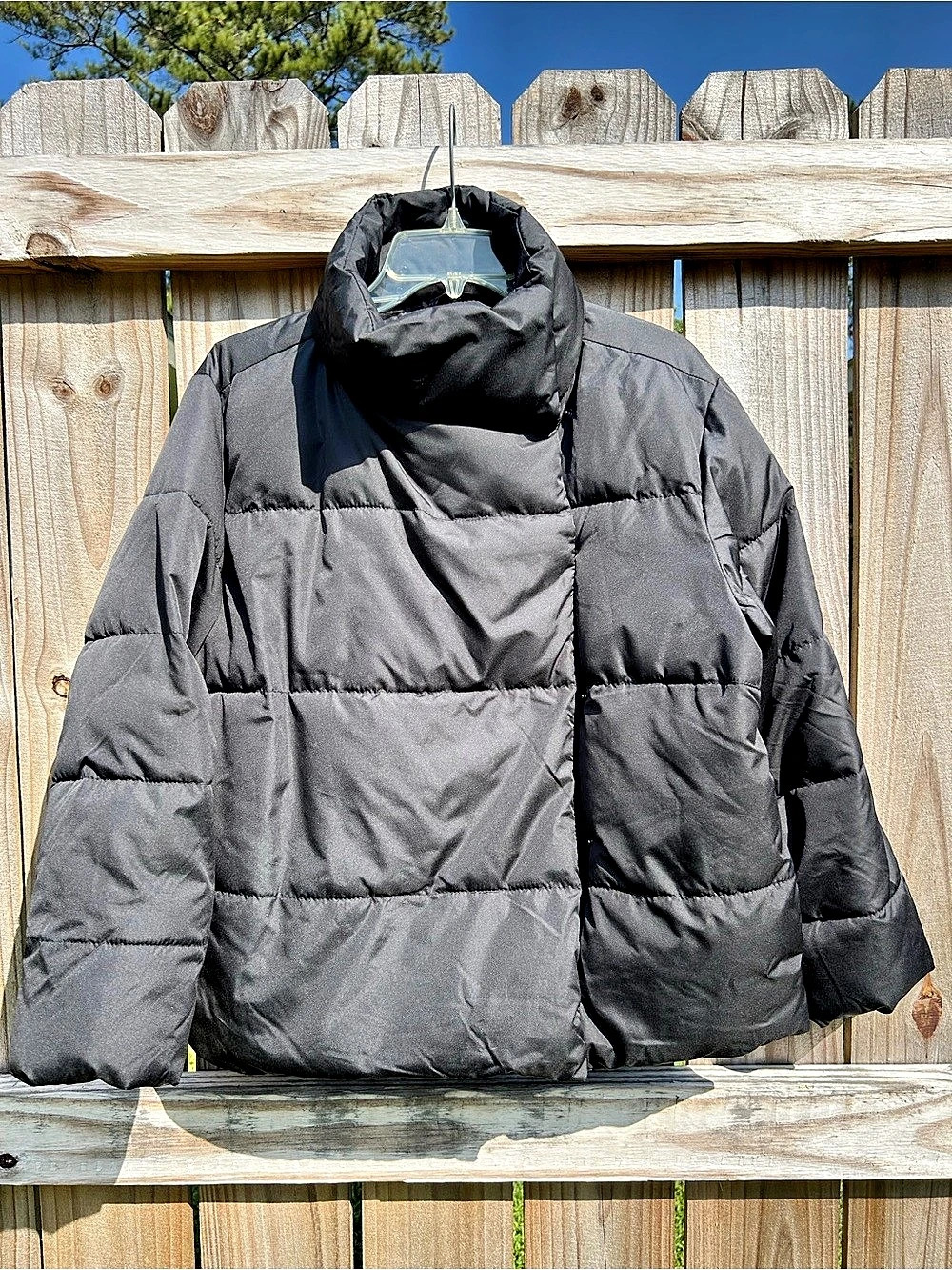 Old Navy Water-Resistant Puffer Jacket Women's Black Medium